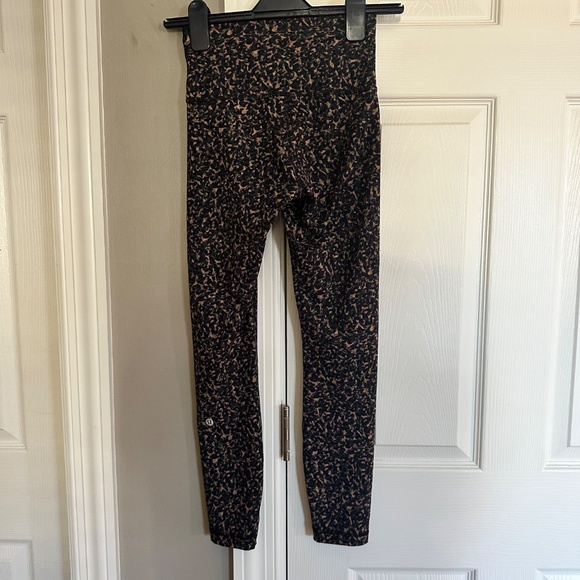 Lululemon Align High Rise 25” Leggings Camo Print Size 4 - Picture 12 of 13